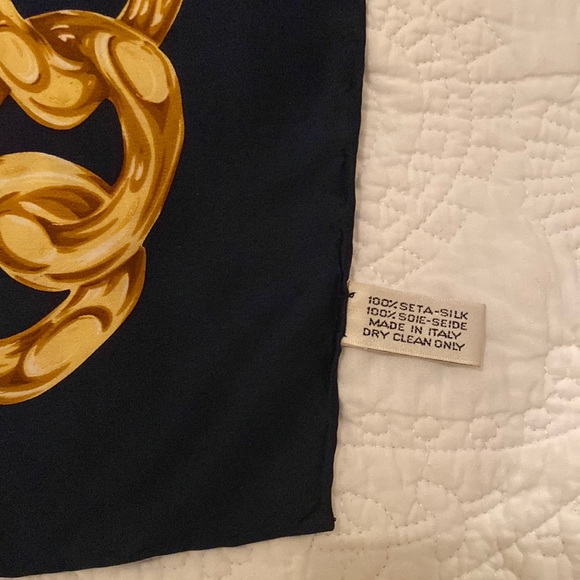 Chanel coco square silk scarf - Picture 8 of 14